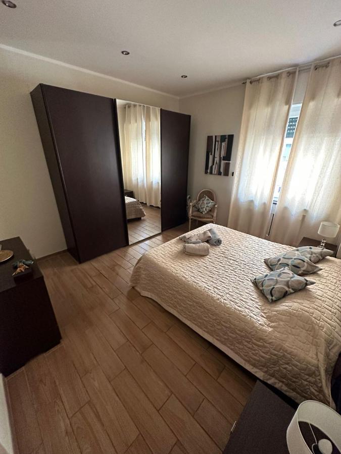 Luxury Center Appartment Нови-Лигуре Экстерьер фото